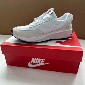 BRAND NEW 7.5 White Nikes